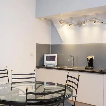 Elegant One Bedroom On Champs Elysees